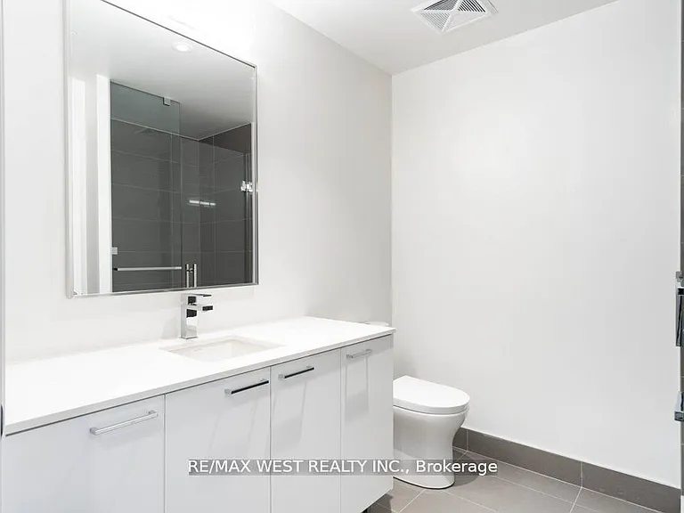293 The Kingsway #307 — Photo 6