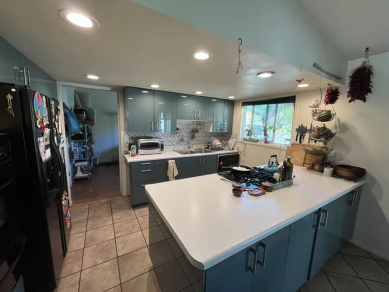 N Crescent Dr — Photo 3