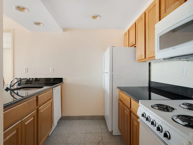 400 College Ave - The Heart of Collegetown — Photo 17