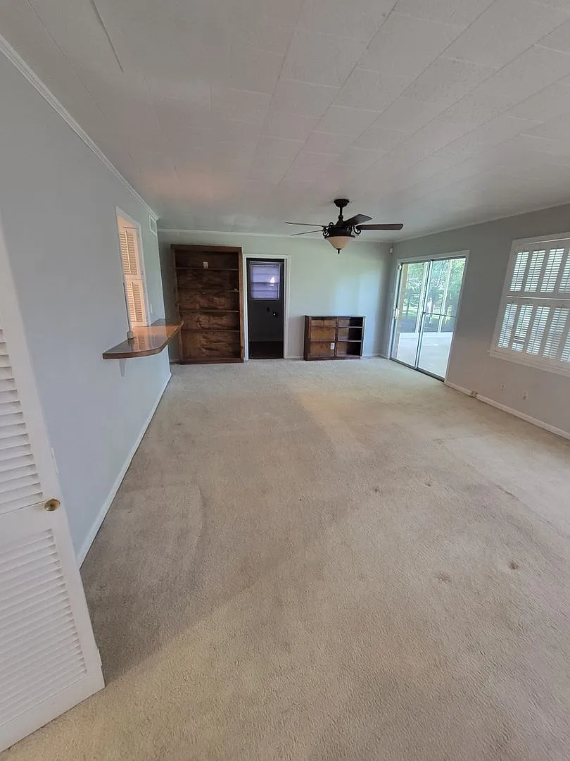 Two Bedrooom Home In Monroe! — Photo 2