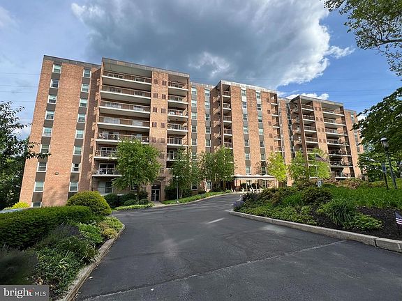 2nd image of 1375 Pershing Blvd APT 608