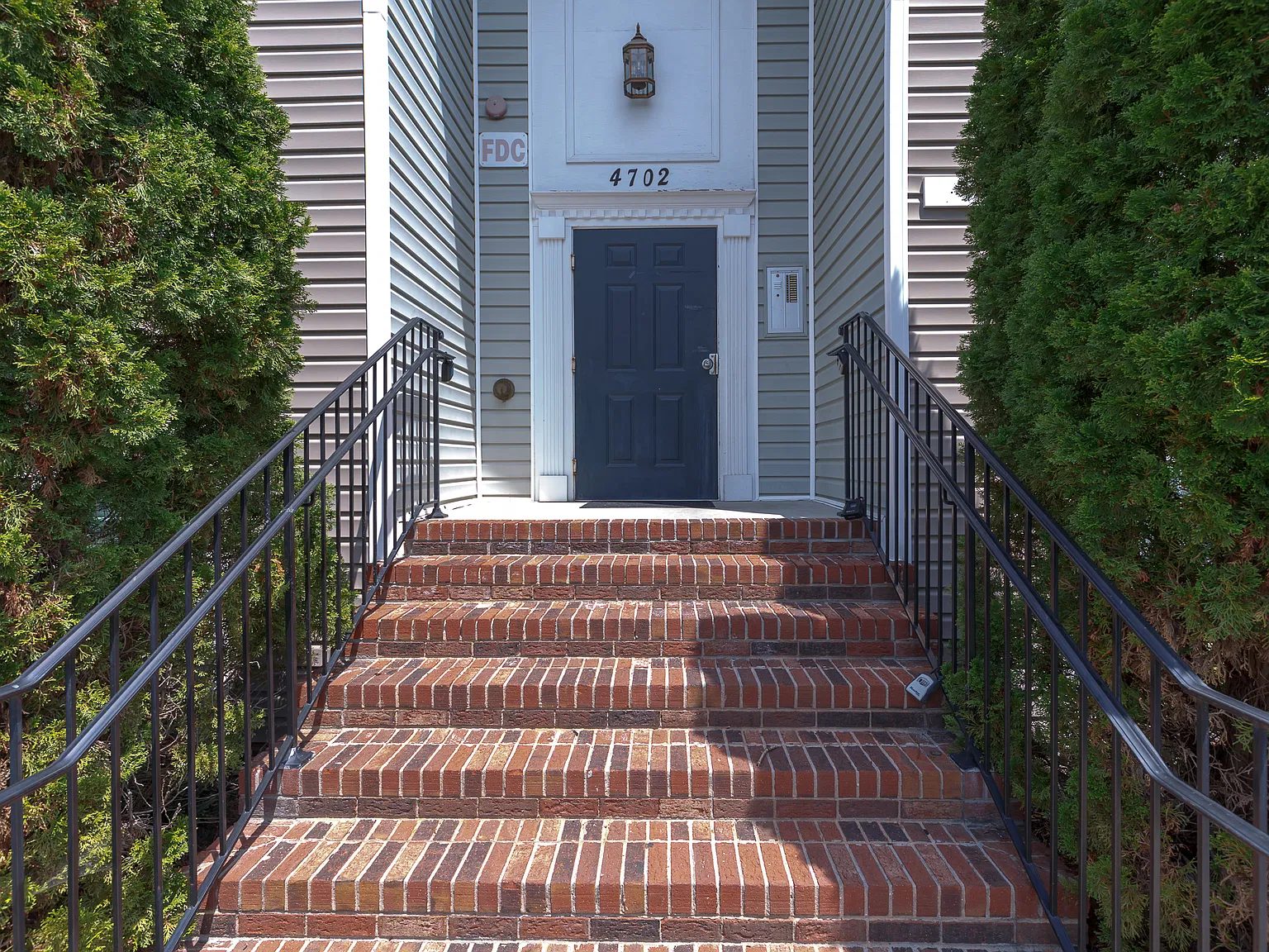 2 bed, 1155 sqft, $1,395 — Photo 2