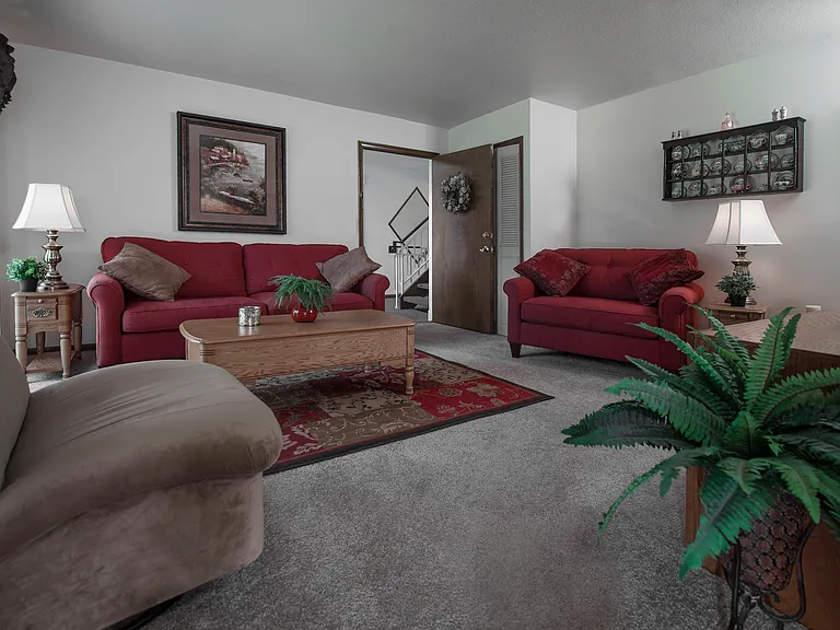 Holiday Center Apartments — Photo 14