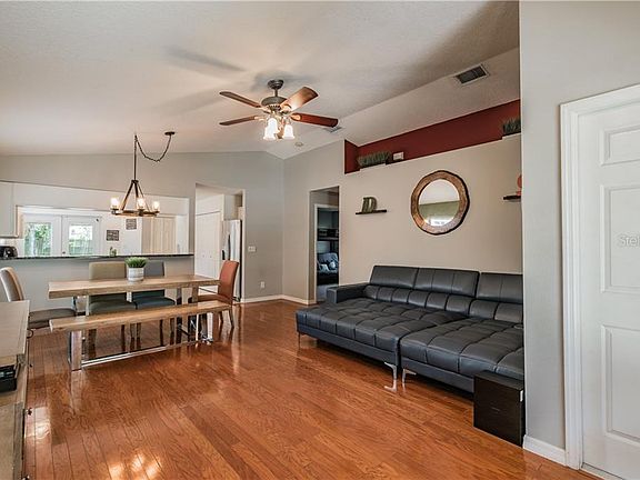 3rd image of 7239 Bellingham Oaks Blvd