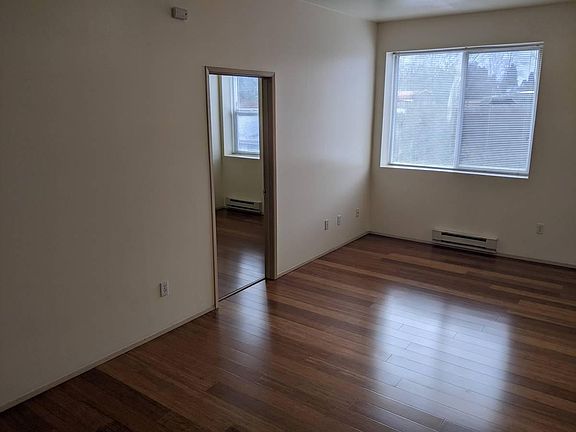 4th image of 3401 Pacific Ave APT B113