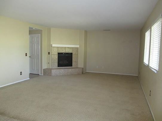 3rd image of 38513 Clearbrook Dr