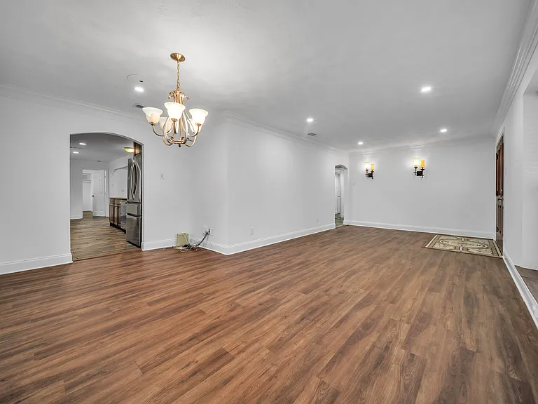 2516 Pinebluff Dr — Photo 12