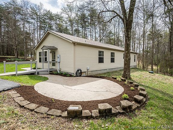 3rd image of 831 Greenrow Drive