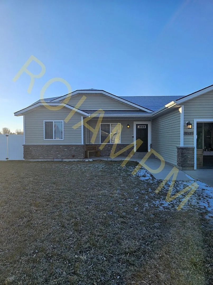 Beautiful 3 Bed 2 Bath Home in Filer Idaho — Photo 1