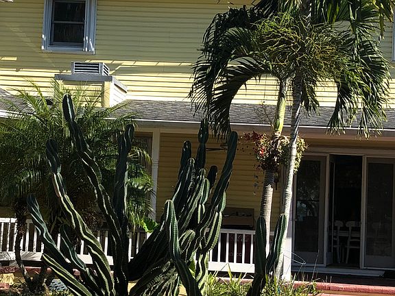3rd image of 1511 Rockledge Dr