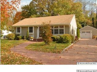 583 Hopping Rd, Belford, NJ 07718