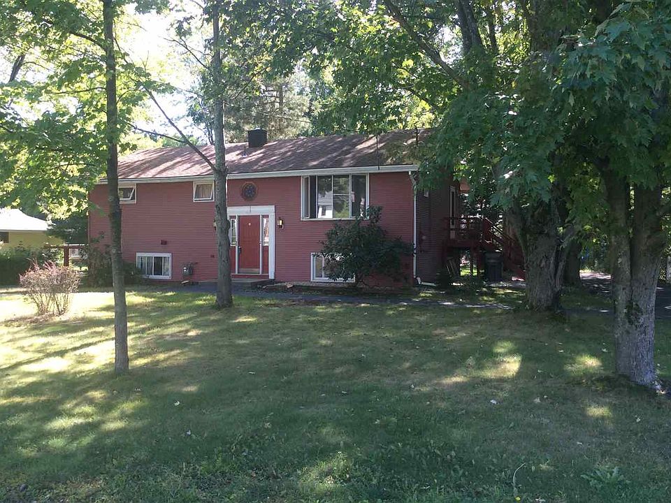 1st image of 15 Garrett Dr