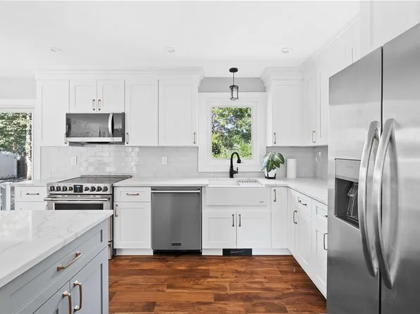 225 Van Buren Street, West Babylon, NY 11704