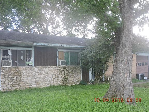 5th image of 1702 Narcille St