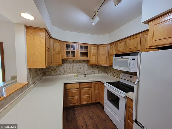 5th image of 281 Cherita Dr