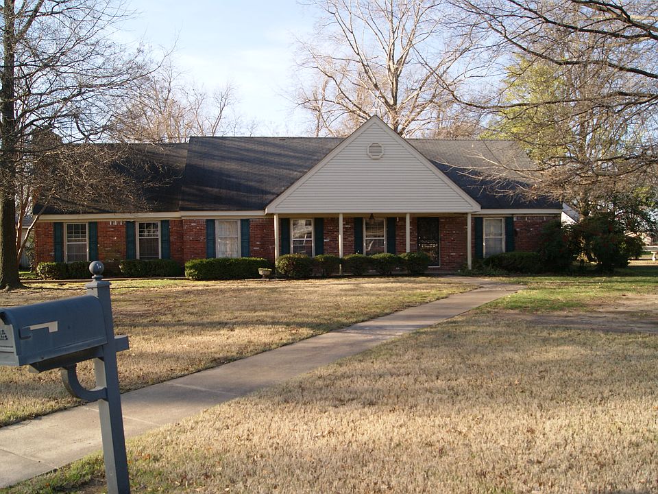1st image of 809 Betty Lynn St