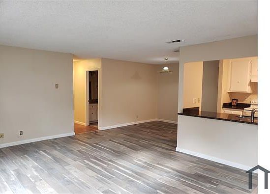 2nd image of 5437 Lean Ave