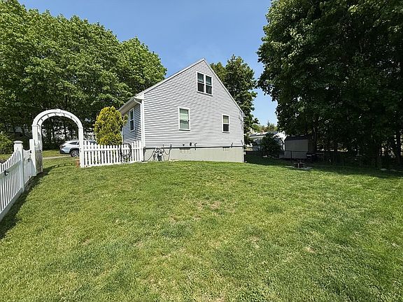3rd image of 10 Vandette Ave