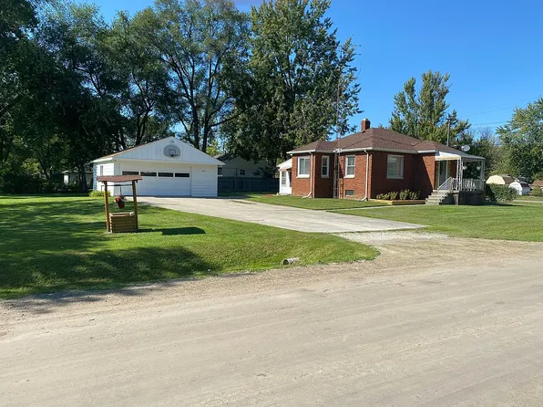 7033 Estrelle Ave, Mount Morris, MI 48458