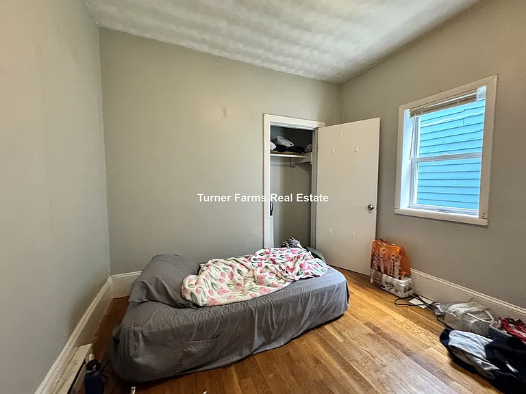 94 E Cottage St #3R — Photo 9
