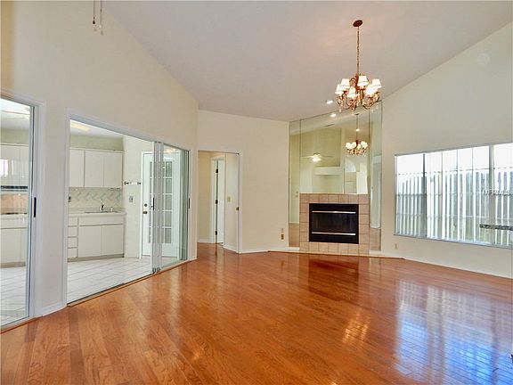 4th image of 4958 Klosterman Oaks Ct