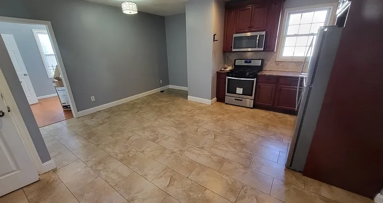3 bed, $2,200 — Photo 4