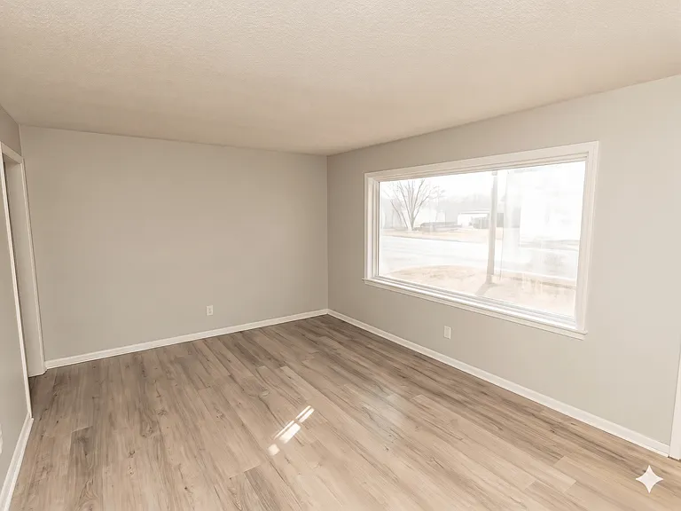 416 W Spring Dr — Photo 4