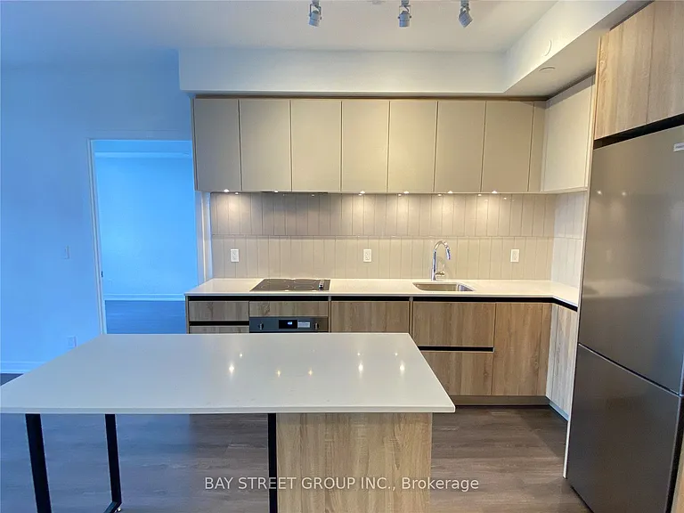 7950 Bathurst St #2002 — Photo 9