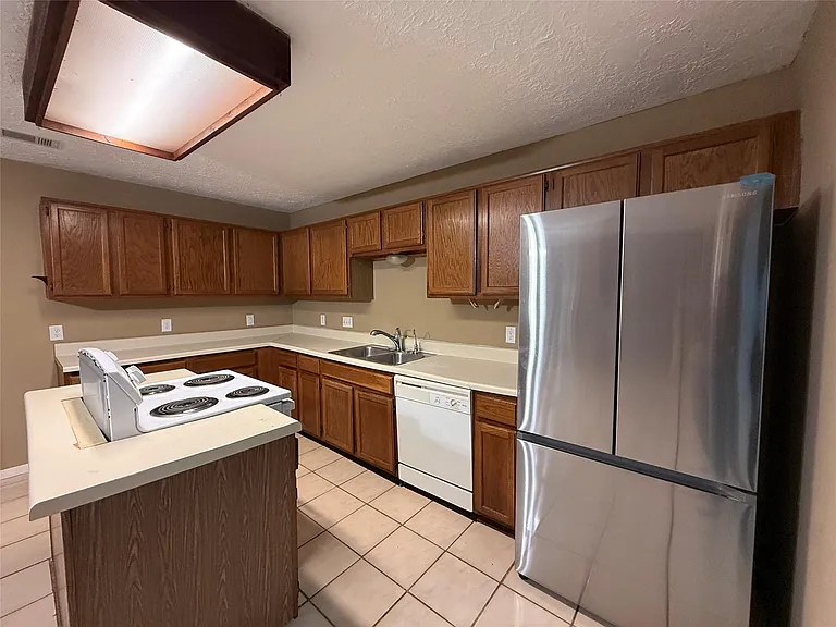 13218 Avonshire Dr — Photo 4