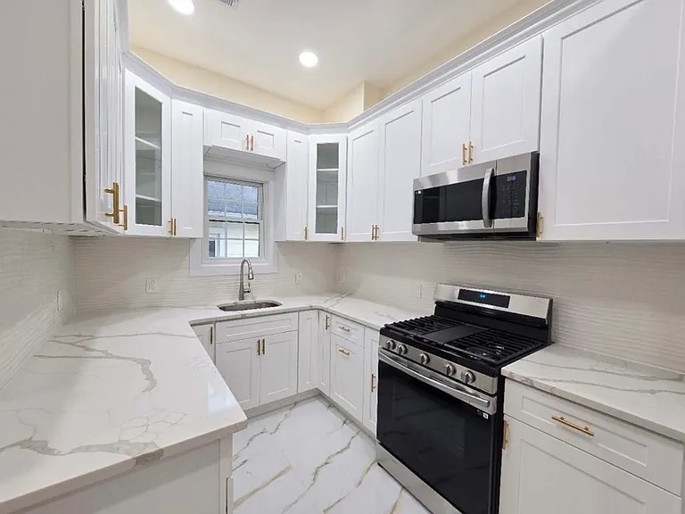 276 Prescott Ave #2 — Photo 4