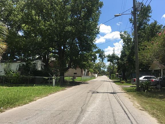 3rd image of 4767 Nesbit Ave
