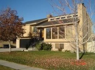 10220 Roseboro Rd, Sandy, UT 84092