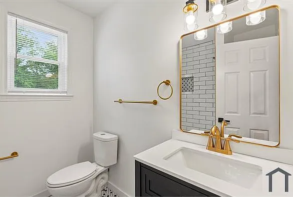 1355 Boulevard Lorraine SW — Photo 3