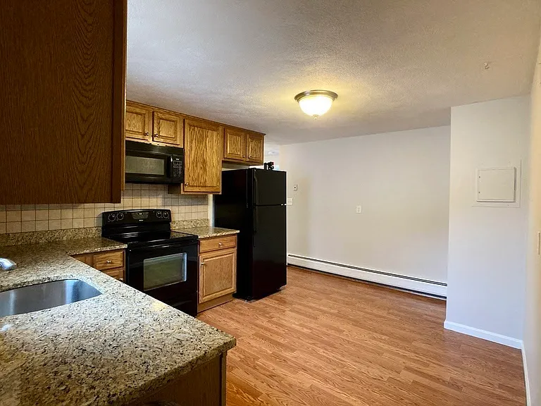 25 Columbia Ave #25 — Photo 28