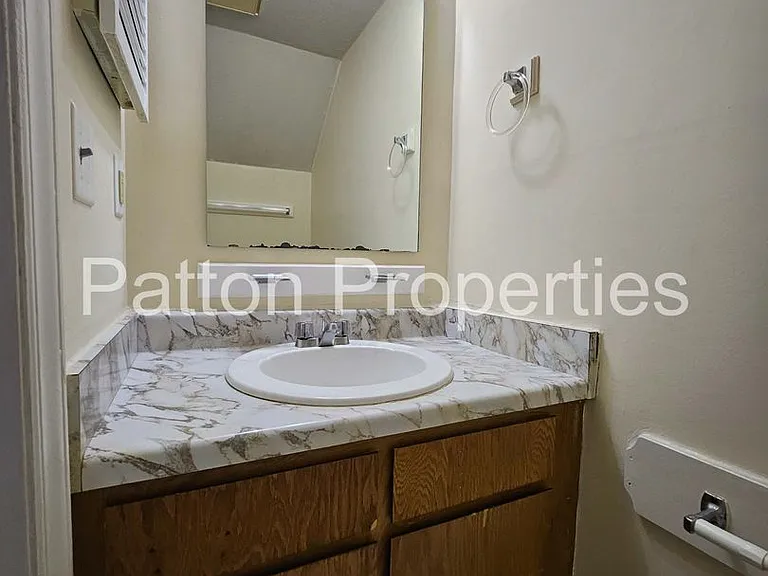 3-4 Ashleys Place - Outside CoC - R19205-05-11 — Photo 10