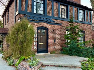 26665 York Rd, Huntington Woods, MI 48070