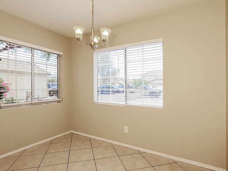 12610 W Myer Ln — Photo 14