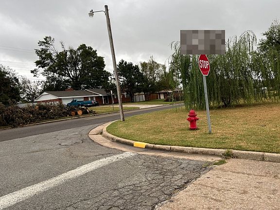 5th image of 1021 Howard Dr