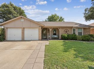 6432 Loma Vista Dr, Watauga, TX 76148