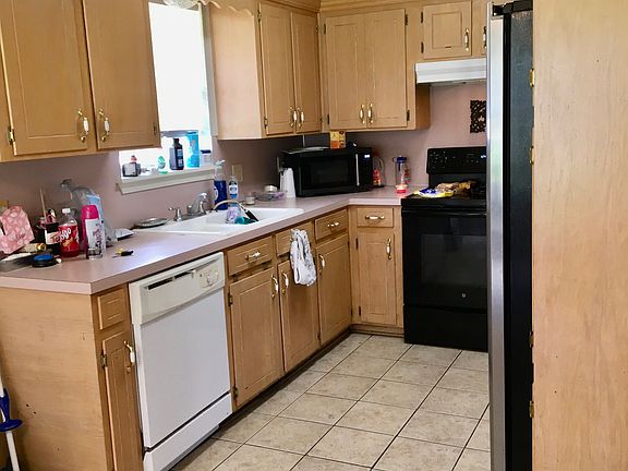 5th image of 9010 Hollow Bluff Dr