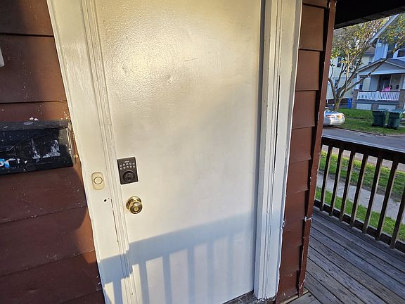 3rd image of 15 Cutler St #A