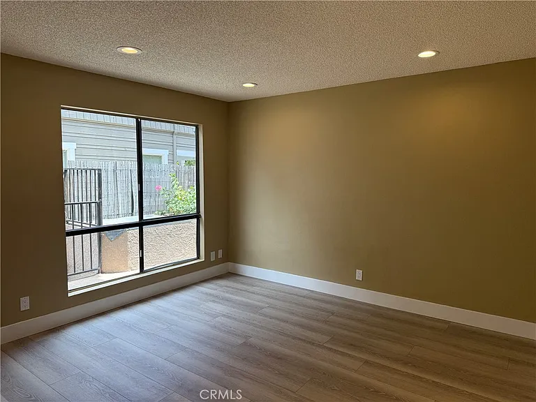 219 E Maple St #2 — Photo 7