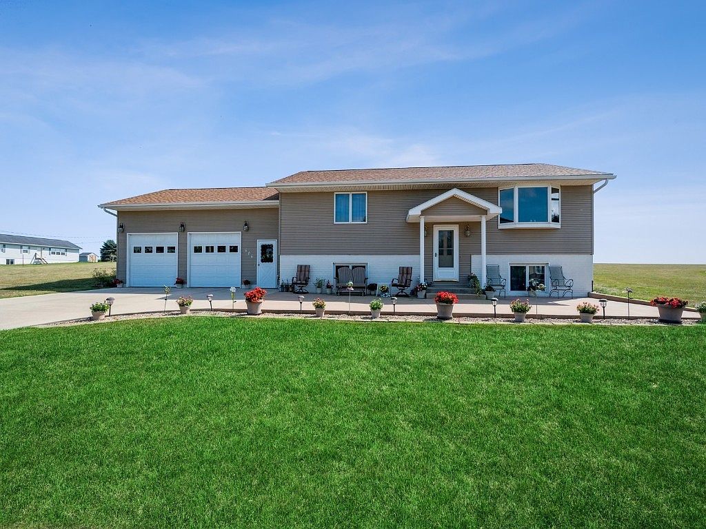 606 3rd St, Elberon, IA 52225 Zillow