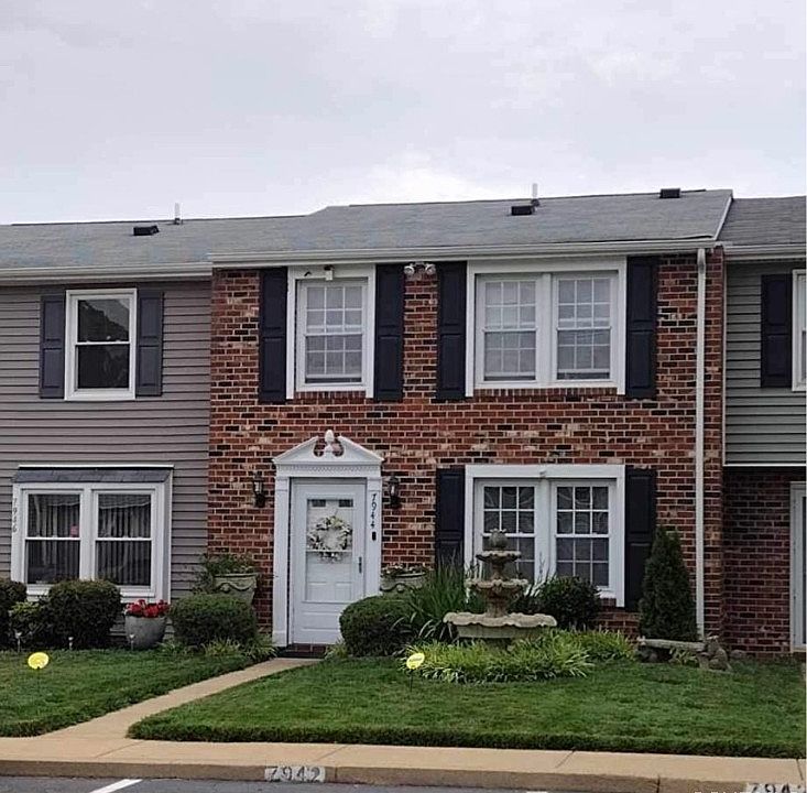 1st image of 7944 Clovertree Ct #7944