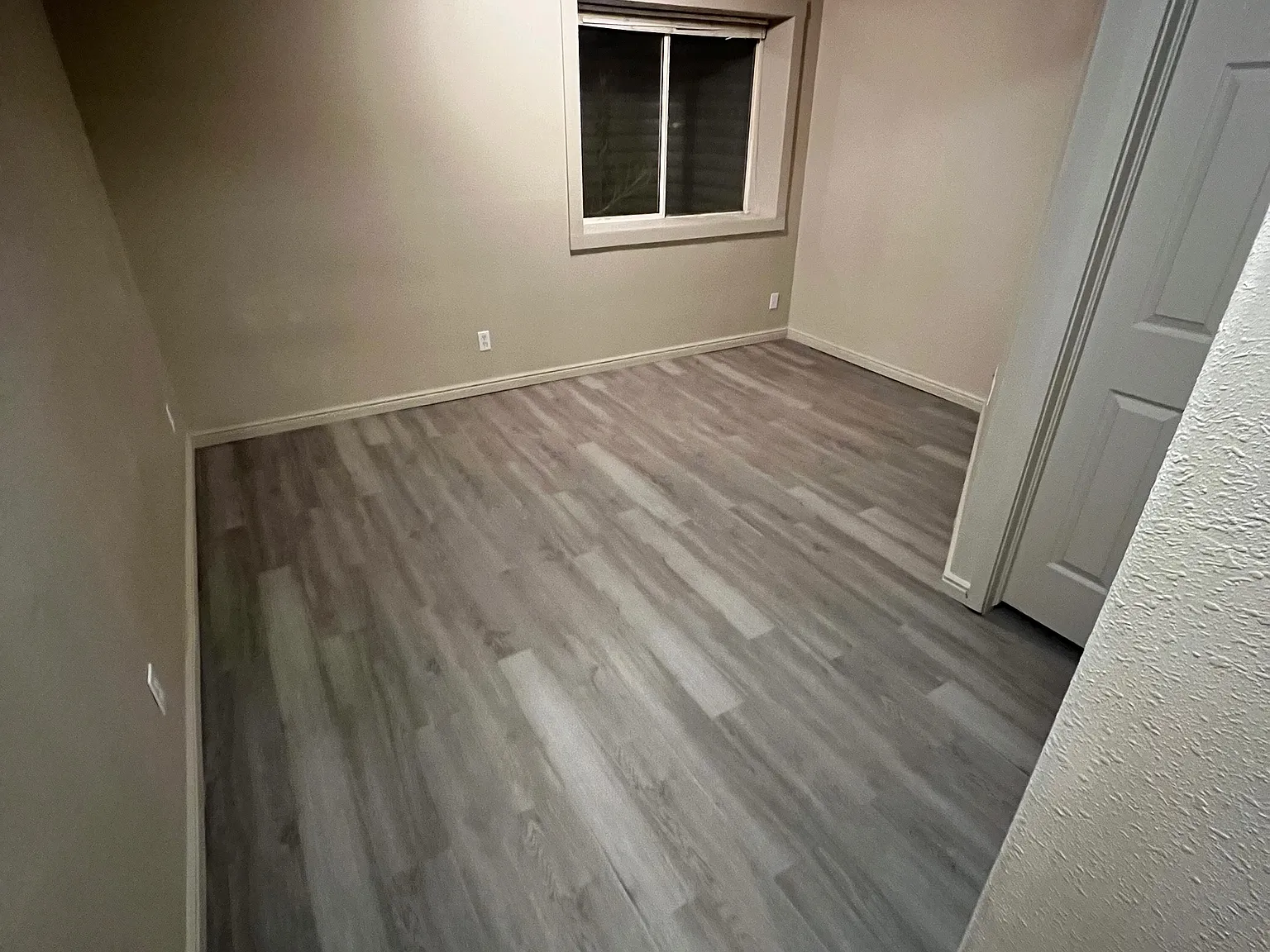 2 bed, 2300 sqft, $1,500 — Photo 3