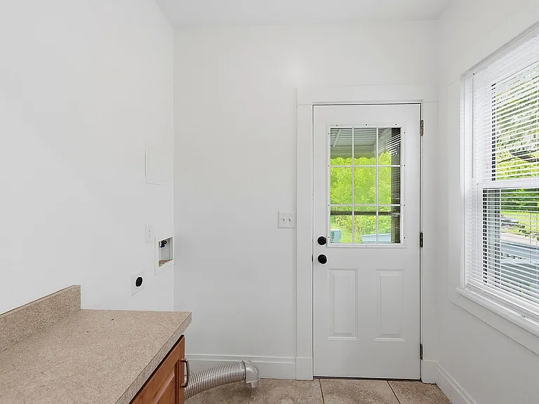 3713 Frances Ave — Photo 31