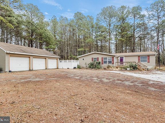 3rd image of 2578 Williamsville Rd