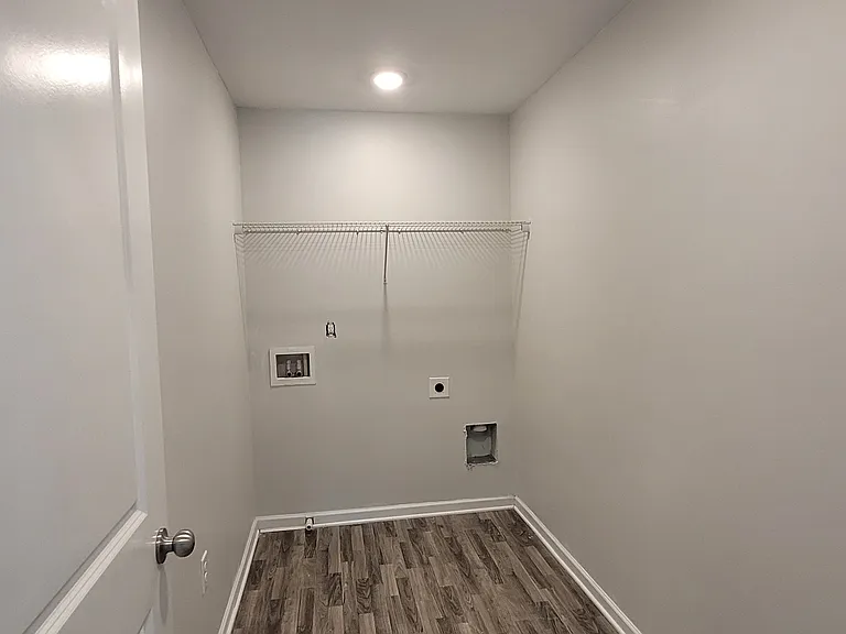 7934 Rudder Cir S — Photo 27