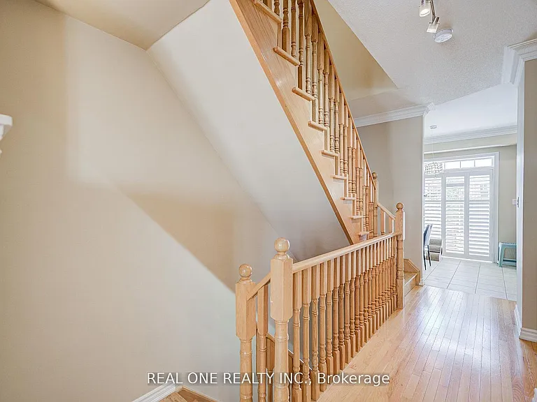 9 Ruskov Ln #UPPER — Photo 16