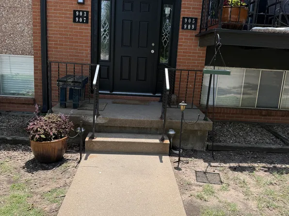 909 W River Blvd #909, Wichita, KS 67203